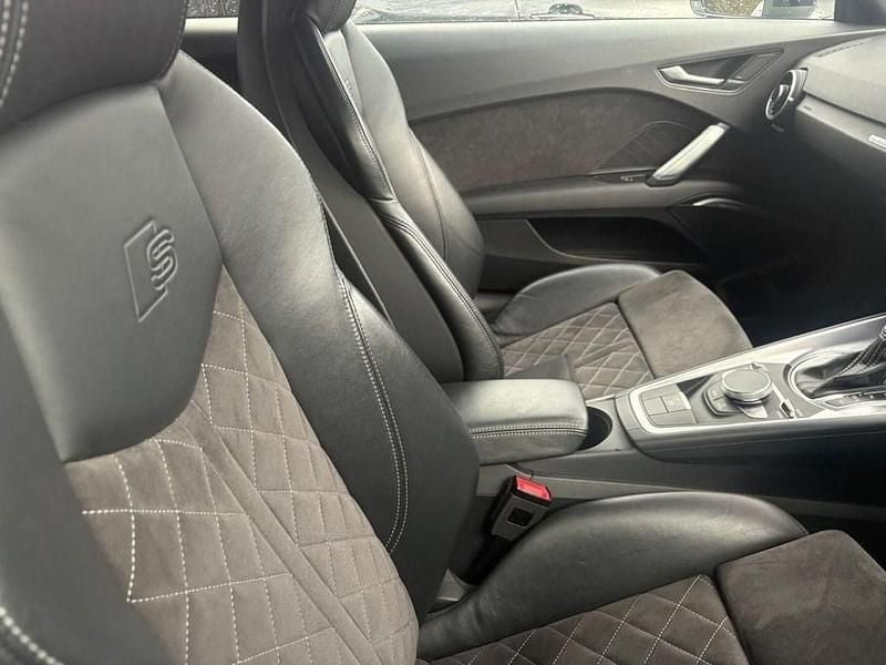 Used Audi TT Black Edition 230 HP (169 kW) 2017 White Coupe