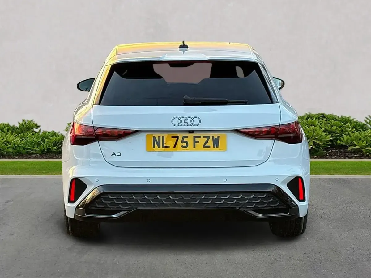 Used Audi A3 S-Line 147 HP (108 kW) 2025 White Hatchback