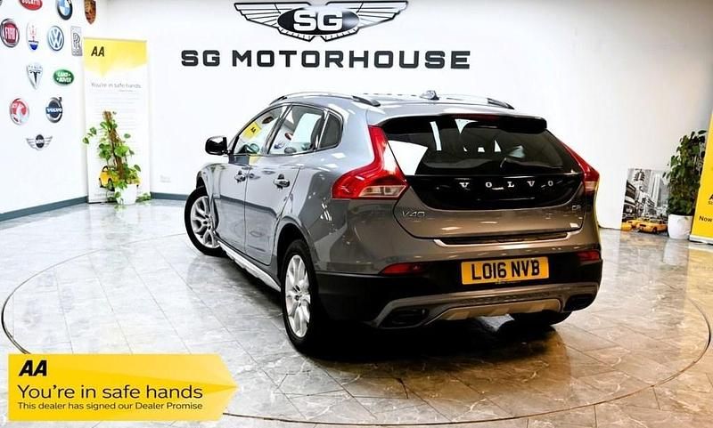 Used Volvo V40 Pro 120 HP (88 kW) 2016 Grey Hatchback