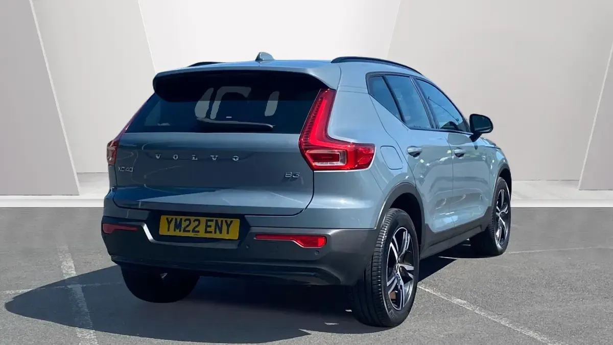 Used Volvo XC40 Plus 163 HP (119 kW) 2022 Grey SUV