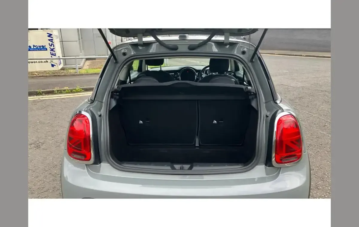 Used Mini Cooper Classic 134 HP (98 kW) 2021 Grey Hatchback