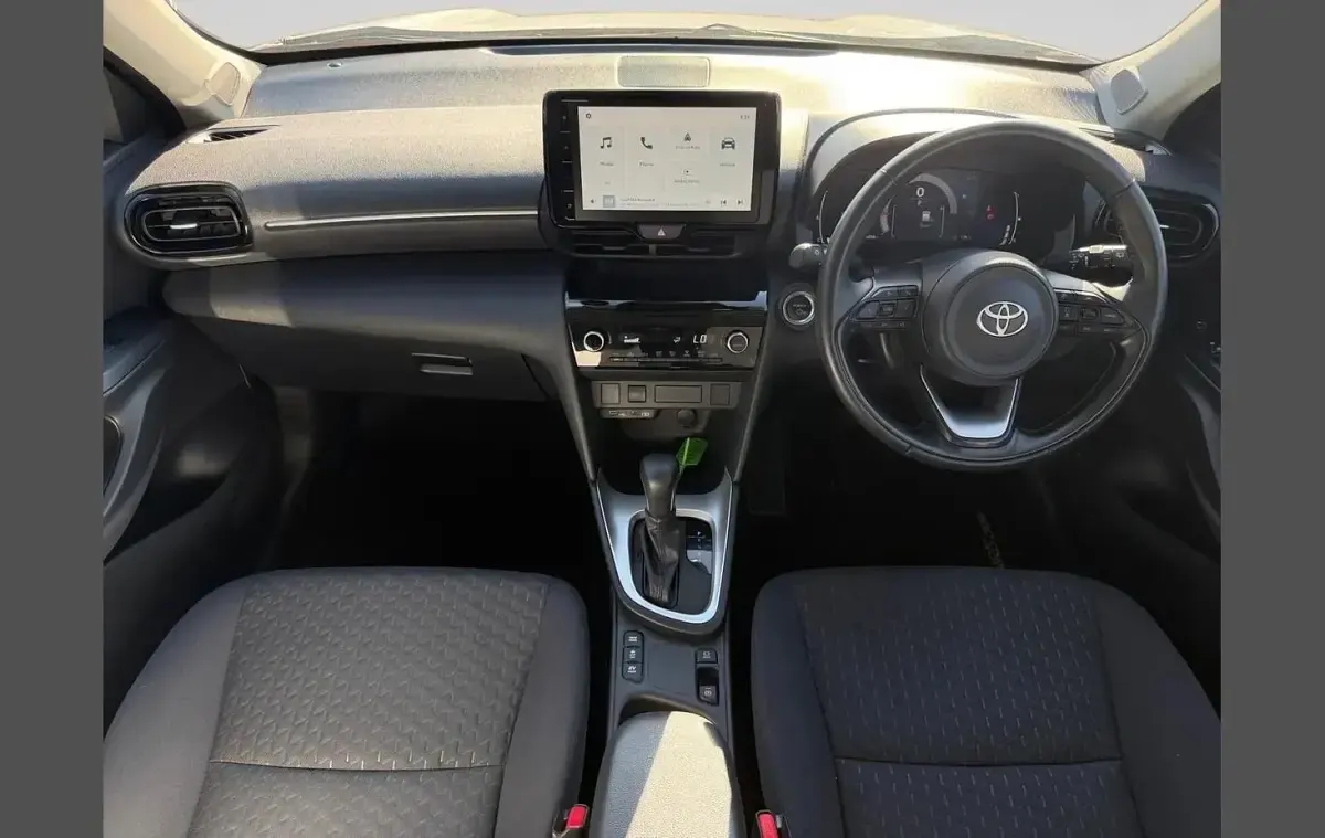 Used Toyota Yaris Cross 113 HP (83 kW) 2025 White SUV