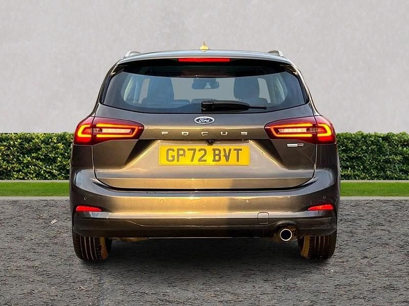 Usado Ford Focus Titanium 2023 Gris Familiar