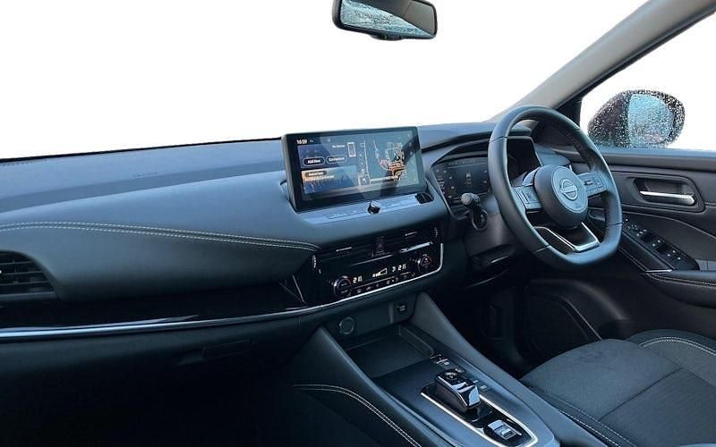 Used Nissan Qashqai N-Connecta 190 HP (139 kW) 2023 Red SUV