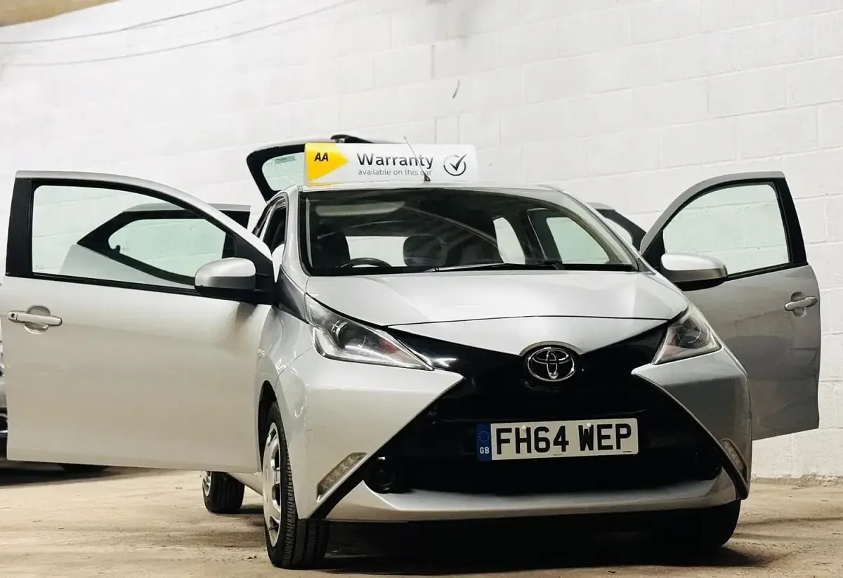 Used Toyota Aygo X-play 68 HP (50 kW) 2015 Silver Hatchback