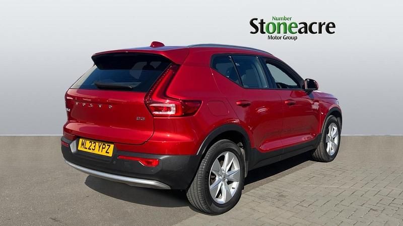 Used Volvo XC40 Core 163 HP (119 kW) 2023 Red SUV