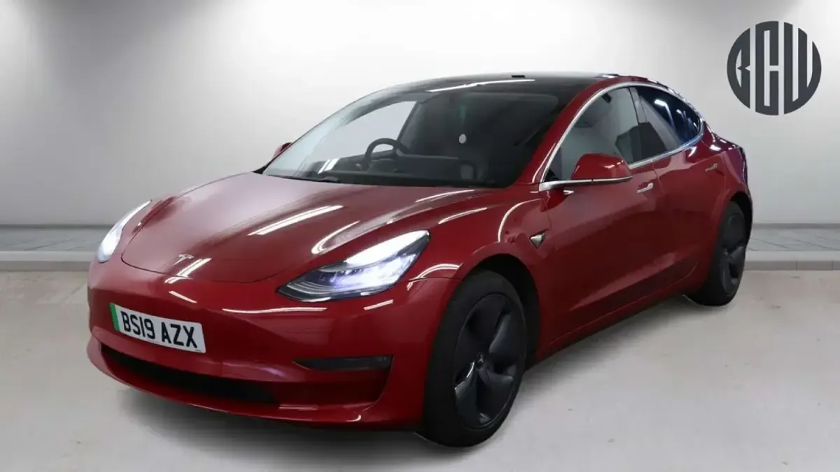 Used Tesla Model 3 Long Range AWD 366 kW (498 HP) 2019 Red Sedan