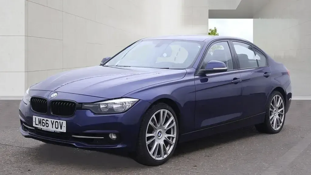 Used BMW 318 Sport Line 2016 Blue Sedan