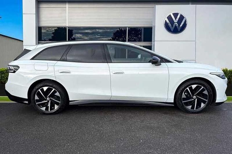New VW ID.7 Pro 210 kW (286 HP) 2025 White Estate