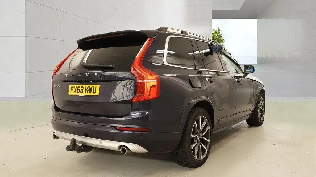 Used Volvo XC90 Momentum 235 HP (172 kW) 2018 Blue SUV