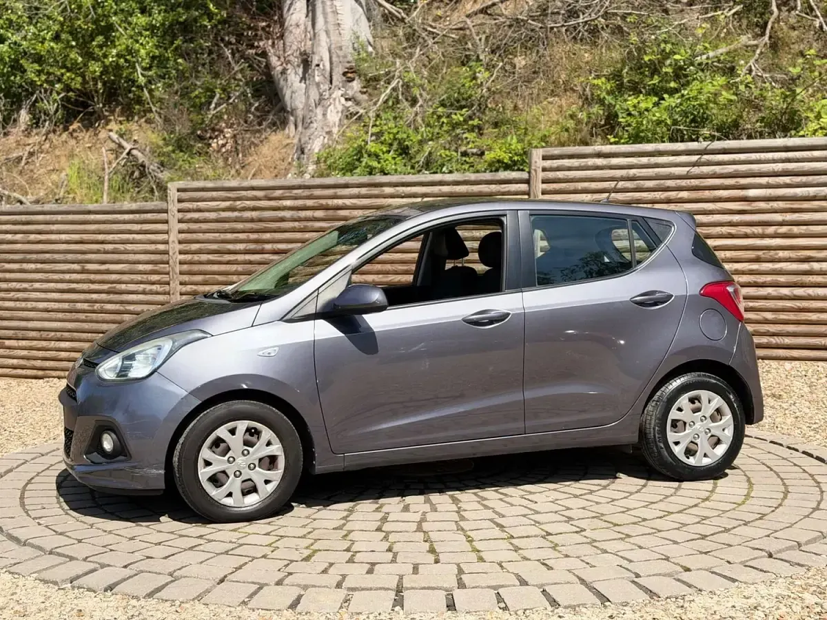 Used Hyundai i10 SE 87 HP (63 kW) 2014 Grey Hatchback