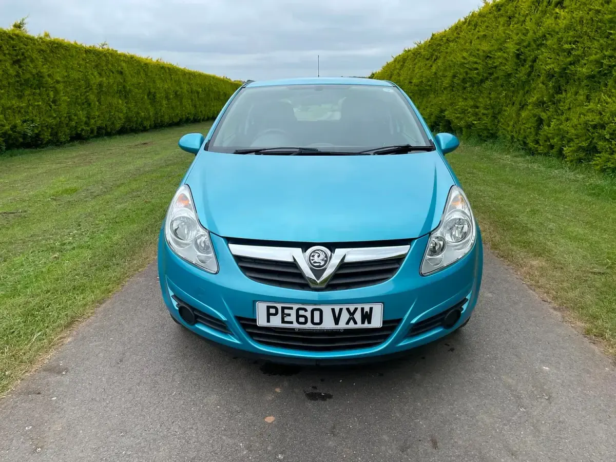 Used Vauxhall Corsa 85 HP (62 kW) 2010 Blue Hatchback