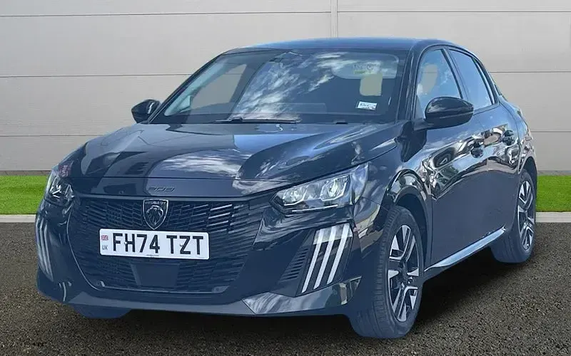 Used Peugeot 208 Allure 101 HP (74 kW) 2025 Black Hatchback