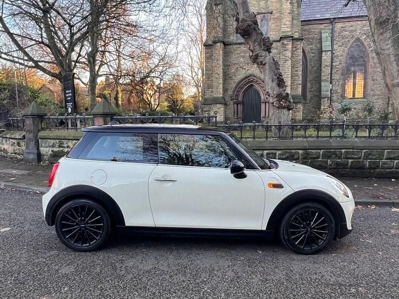 Used Mini Cooper Hatch 136 HP (100 kW) 2016 White Hatchback