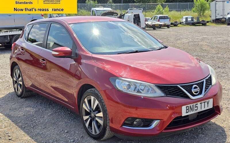 Red Used 2014 Nissan Pulsar N-TEC Hatchback | £5,980 (Fair price) - Image 1/4