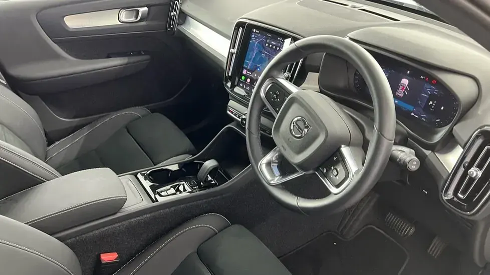 Used Volvo XC40 Plus 161 HP (118 kW) 2025 Black SUV
