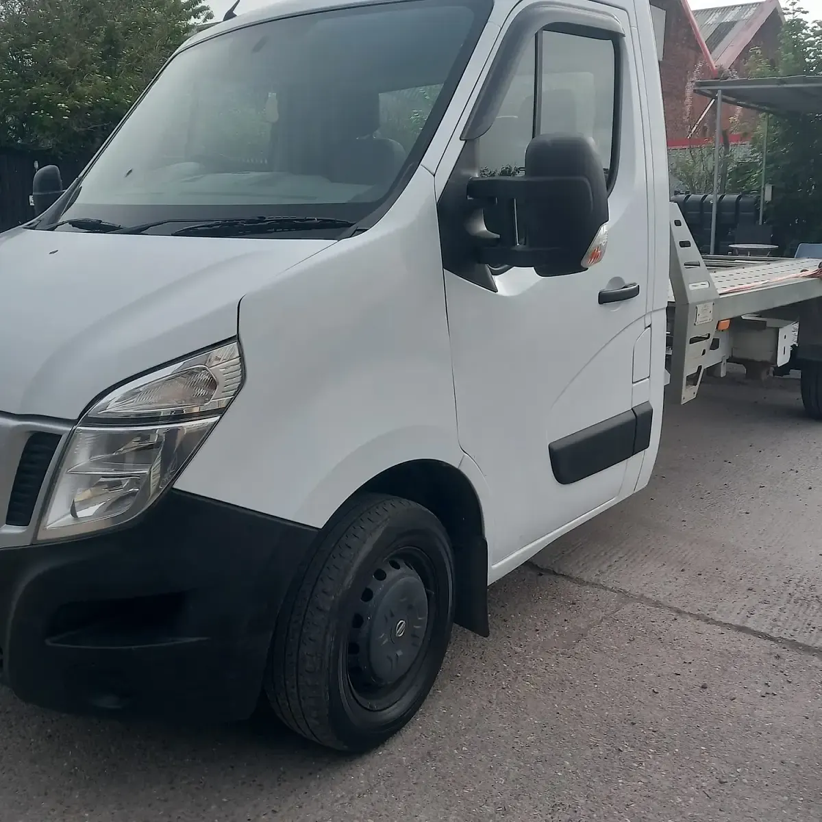 Used Nissan NV400 SE 130 HP (95 kW) 2018 White Van