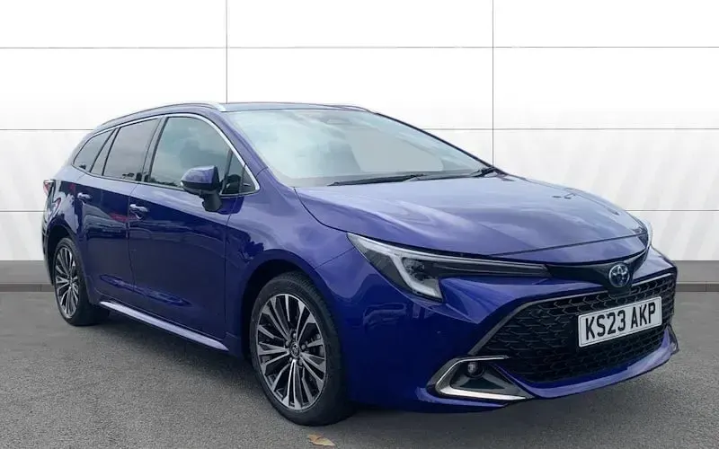 Used Toyota Corolla Design 140 HP (102 kW) 2023 Estate