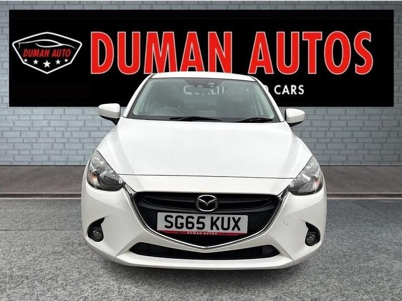 Used Mazda 2 90 HP (66 kW) 2015 White Hatchback