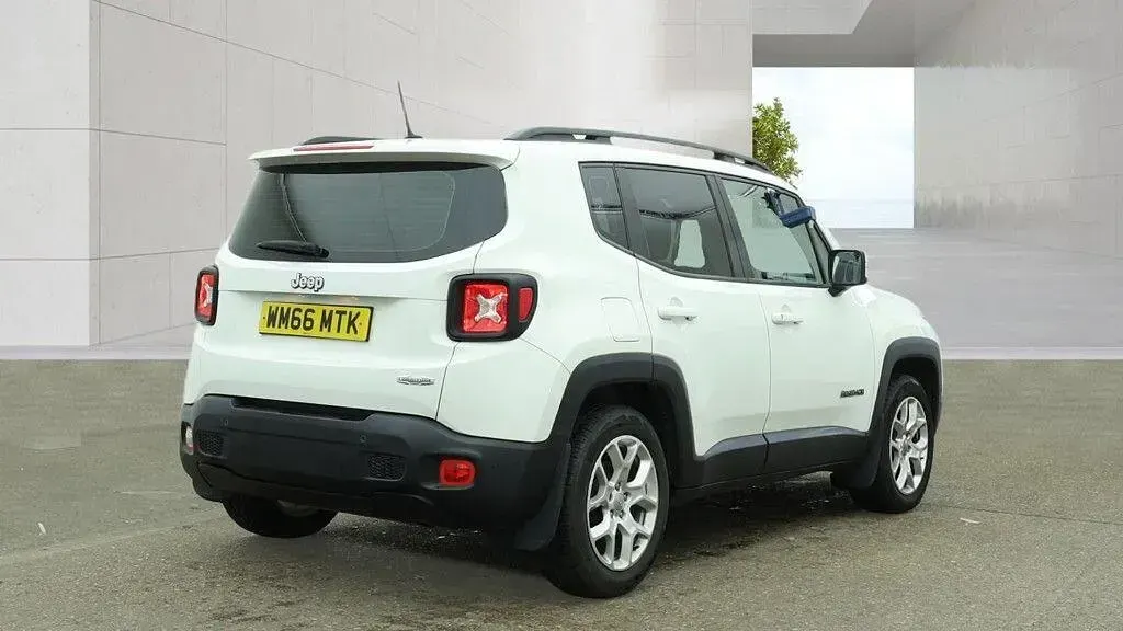 Used Jeep Renegade Longitude 140 HP (102 kW) 2017 White SUV