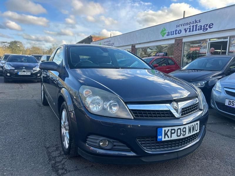 Second-hand Vauxhall Astra Design Edition 138 CP (101 kW) 2009 Albastru Hatchback