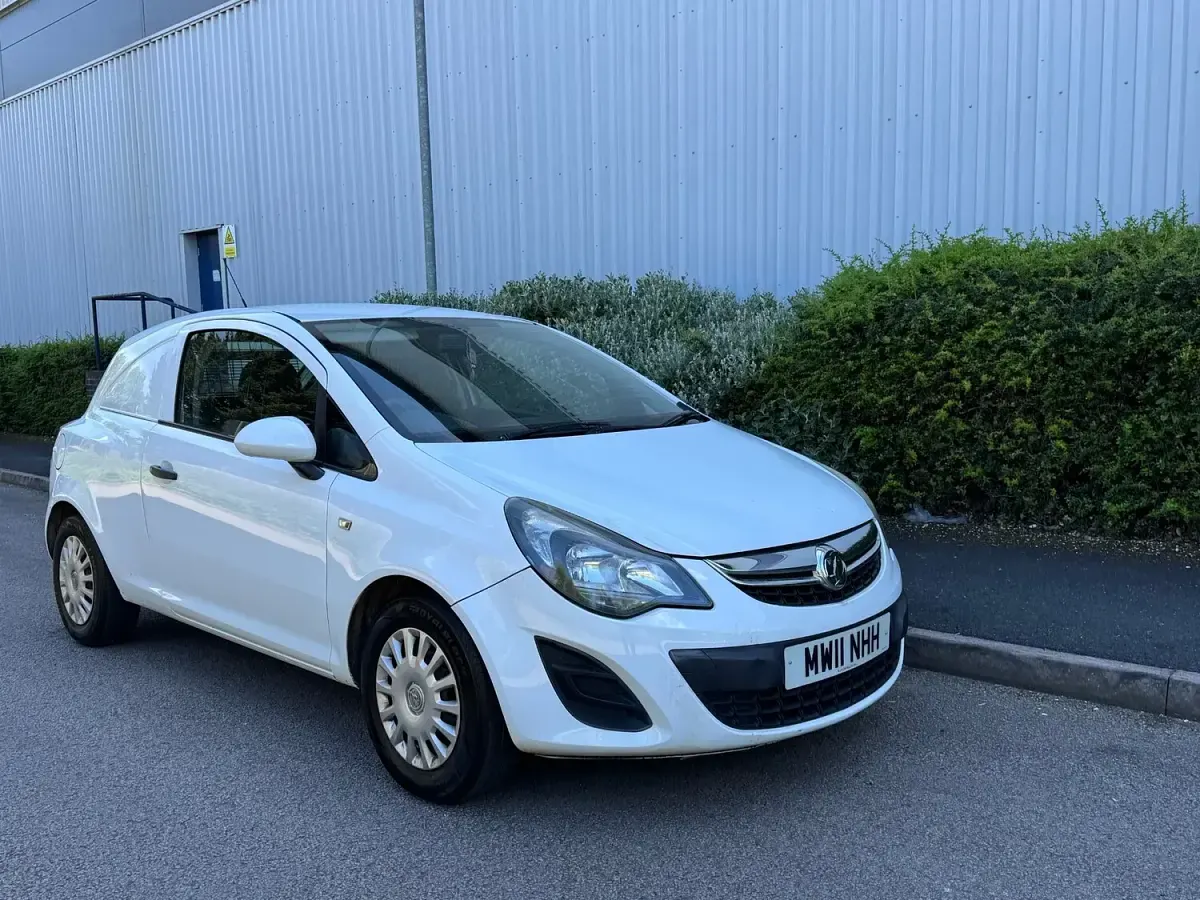 Used Vauxhall Corsa 2011 White Hatchback