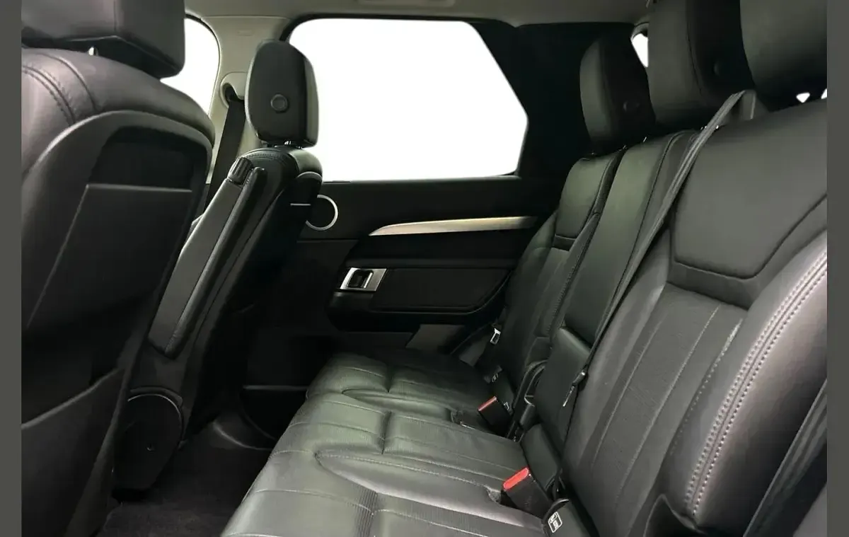 Used Land Rover Discovery Landmark 301 HP (221 kW) 2020 Grey SUV