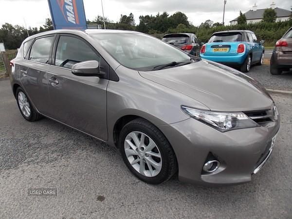 Bronze Used 2013 Toyota Auris Hatchback | £6,995 (Fair price) - Image 1/4