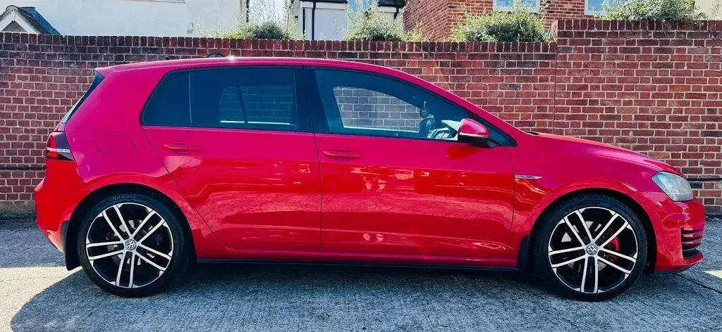 Used VW Golf VII GTD 184 HP (135 kW) 2014 Red Hatchback