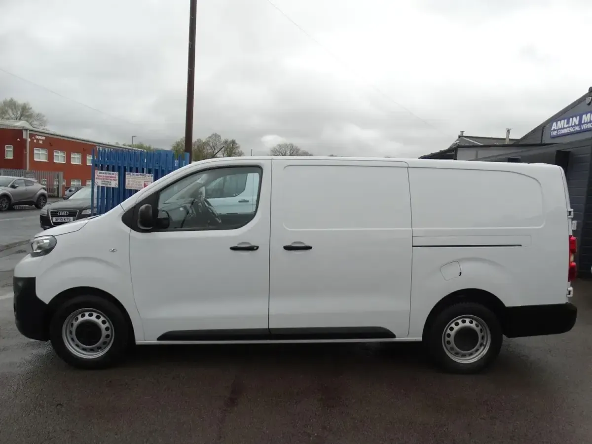 Używany Peugeot Expert Premium 2023 Biały Van