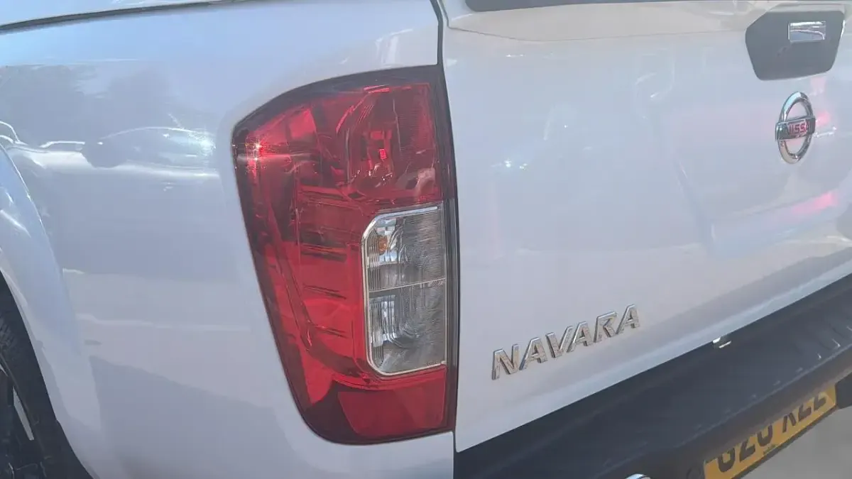 Used Nissan Navara Tekna 187 HP (137 kW) 2020 White Pickup