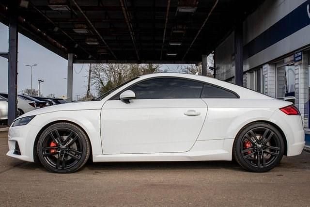 Begagnad Audi TT S-Line 230 HK (169 kW) 2015 Vit Sportkupé