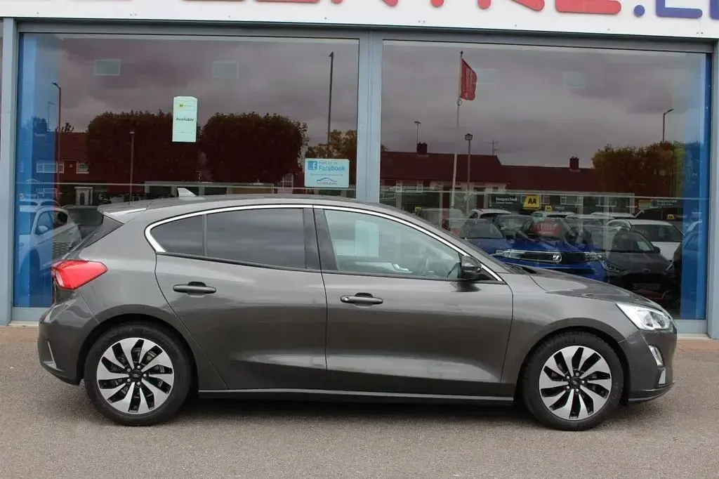 Used Ford Focus Zetec 100 HP (73 kW) 2019 Grey Hatchback