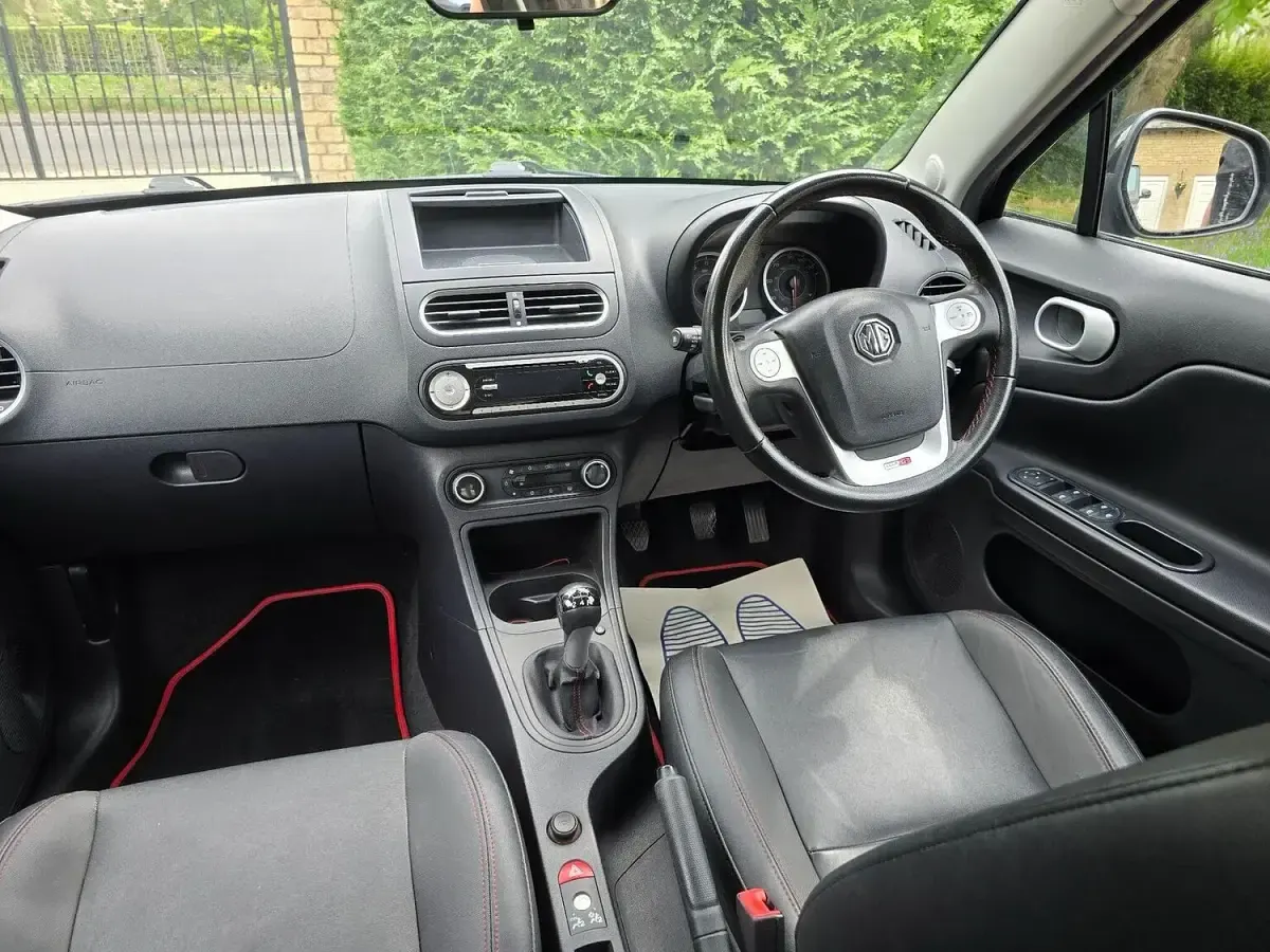 Used MG MG3 106 HP (77 kW) 2017 Black Hatchback
