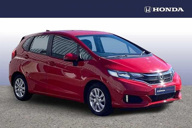 Used Honda Jazz SE 102 HP (75 kW) 2019 Rallye red Hatchback