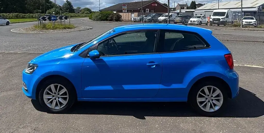 Used VW Polo SE 60 HP (44 kW) 2016 Blue Hatchback
