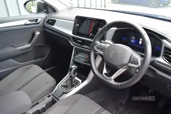 Used VW T-Roc Life 150 HP (110 kW) 2023 Black SUV