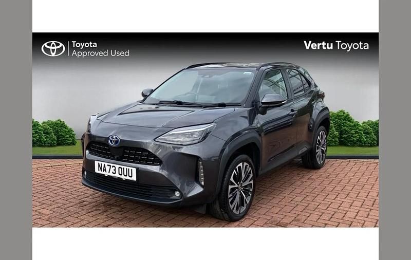 Used Toyota Yaris Cross 113 HP (83 kW) 2024 Grey SUV