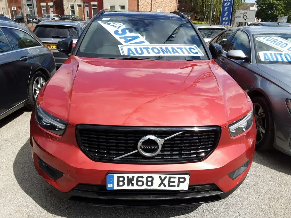 Used Volvo XC40 R-Design Pro 2019 Red SUV