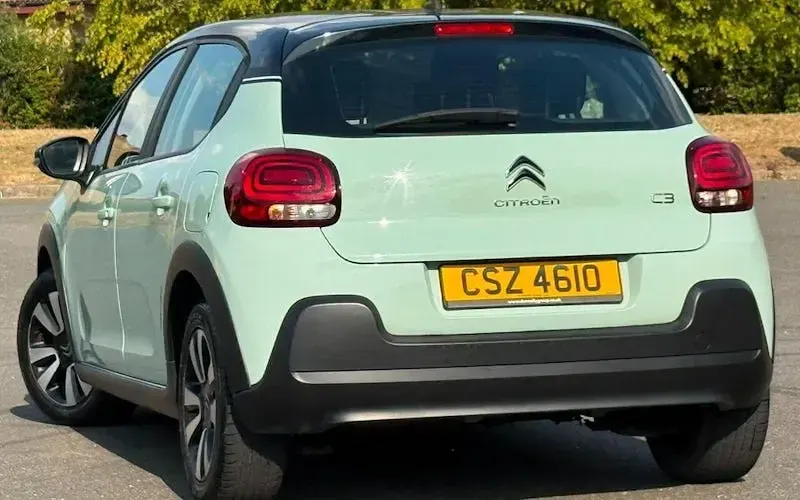 Used Citroën C3 Feel 110 HP (80 kW) 2018 Green Hatchback