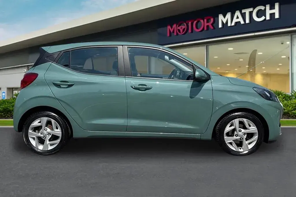 Used Hyundai i10 SE 67 HP (49 kW) 2022 Green Hatchback