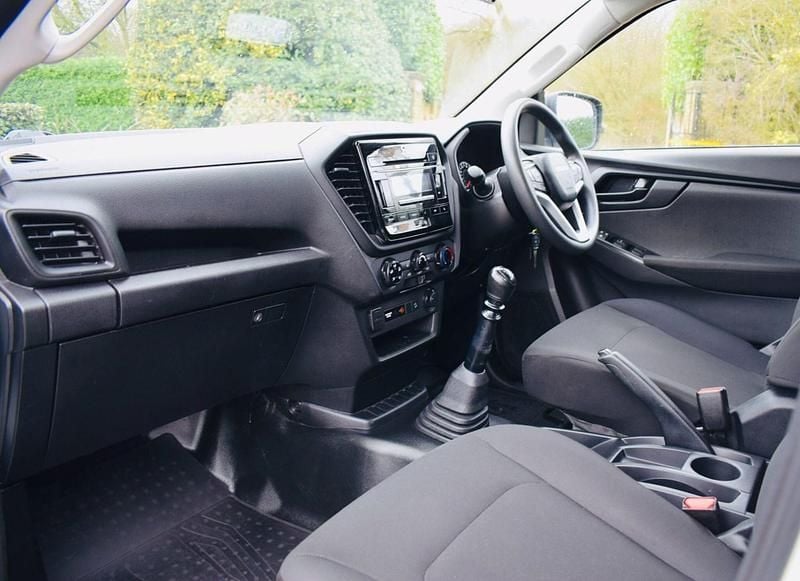 Used Isuzu D-Max 2021 White Pickup