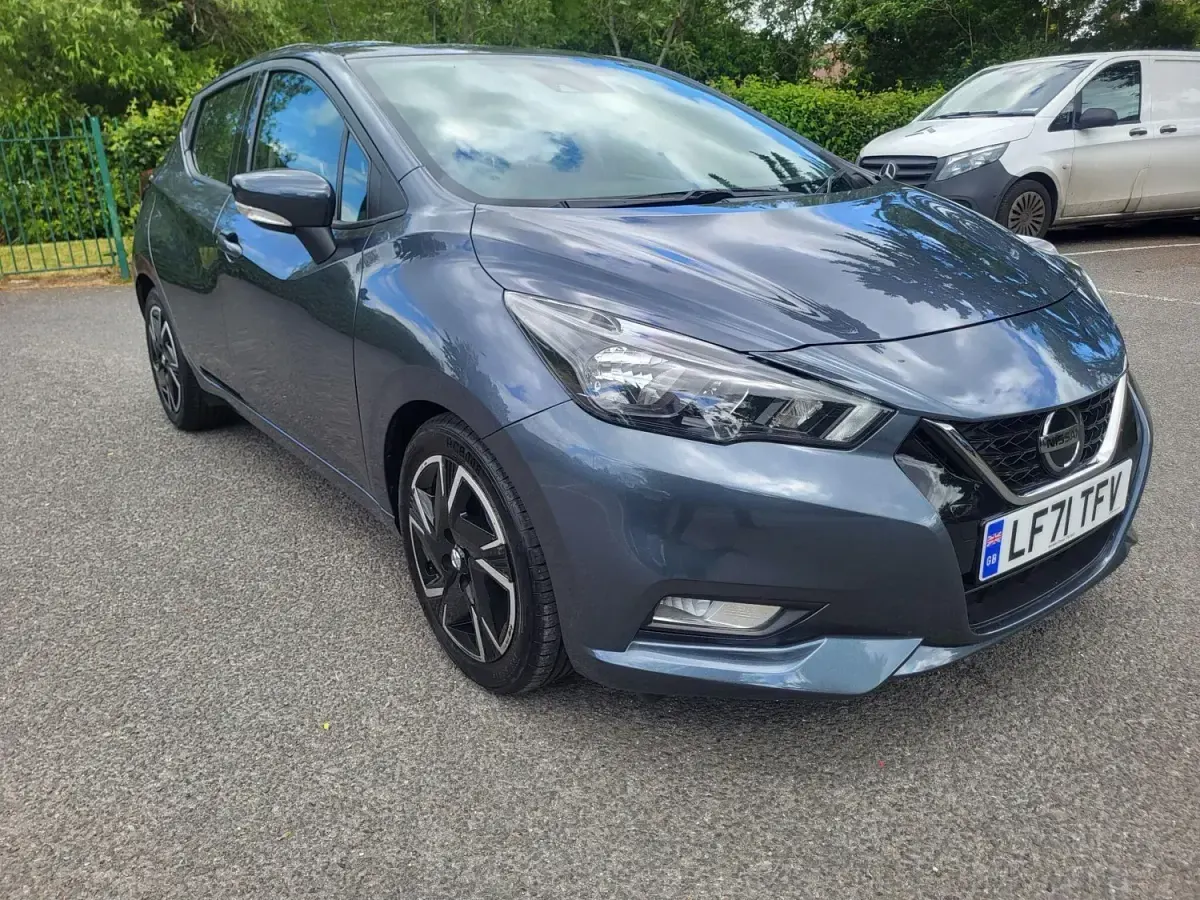 Begagnad Nissan Micra Acenta 92 HK (67 kW) 2021 Grå Halvkombi