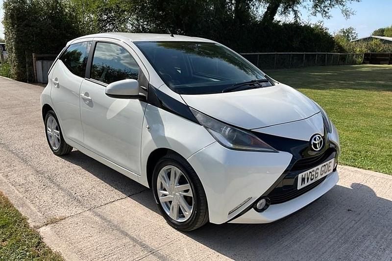 White Used 2016 Toyota Aygo x-press Hatchback | £3,500 (Super price) - Image 1/1
