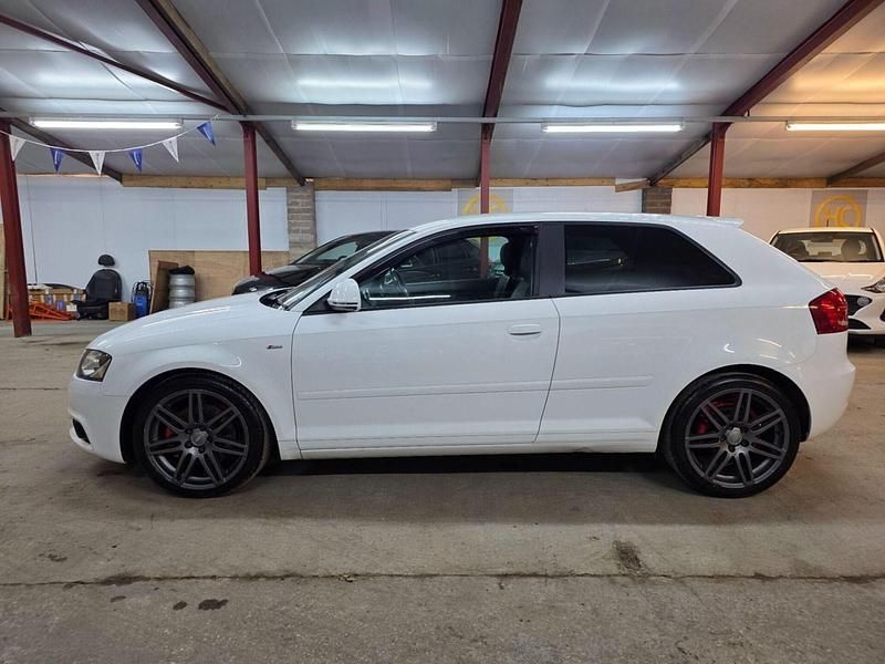 Used Audi A3 Black Edition 170 HP (125 kW) 2010 White Hatchback