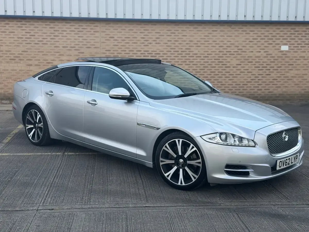 Used Jaguar XJ Portfolio 275 HP (202 kW) 2012 Silver Sedan