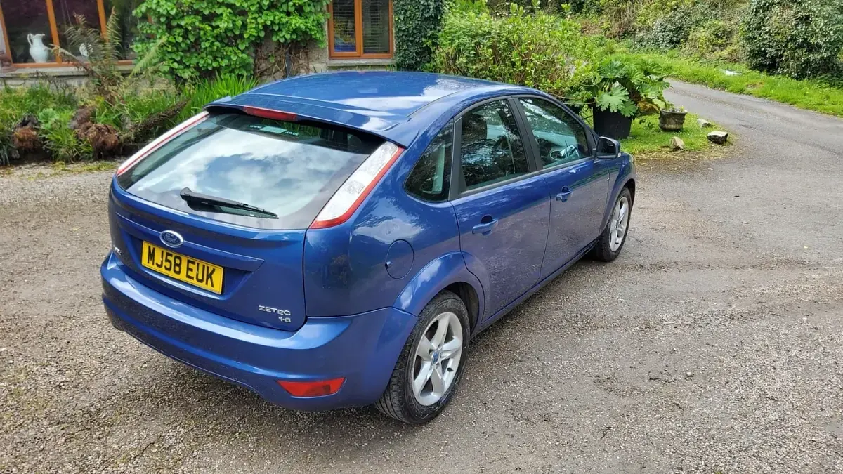 Used Ford Focus Zetec 100 HP (73 kW) 2008 Blue Hatchback