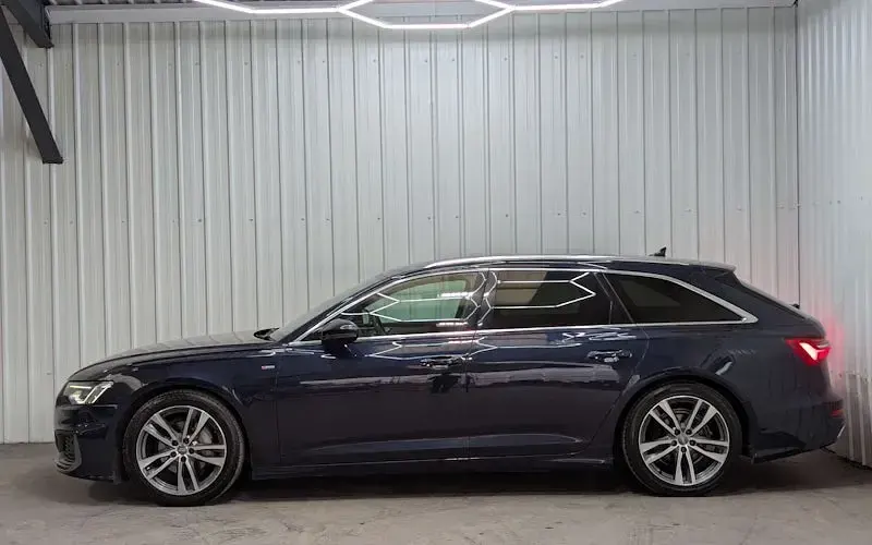 Used Audi A6 S-Line 204 HP (150 kW) 2019 Blue Estate