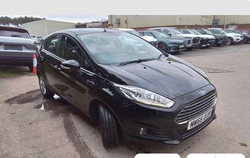 Used Ford Fiesta Zetec 82 HP (60 kW) 2016 Black Hatchback