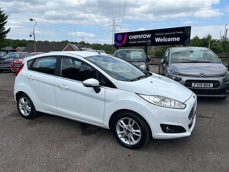 White Used 2015 Ford Fiesta Zetec Hatchback | £3,262 (Fair price) - Image 1/4